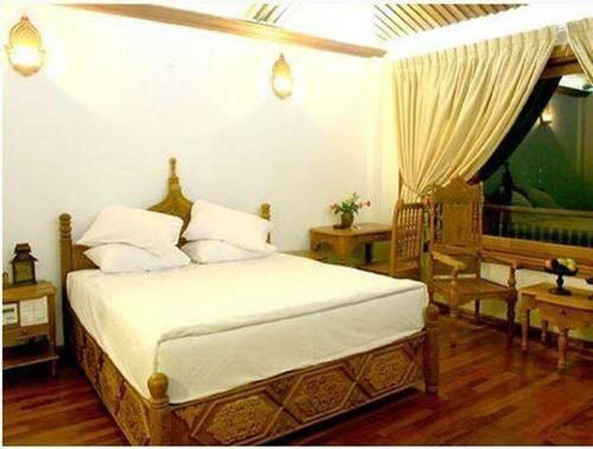 Kma Kaytumadi Hotel Taungoo Exterior photo